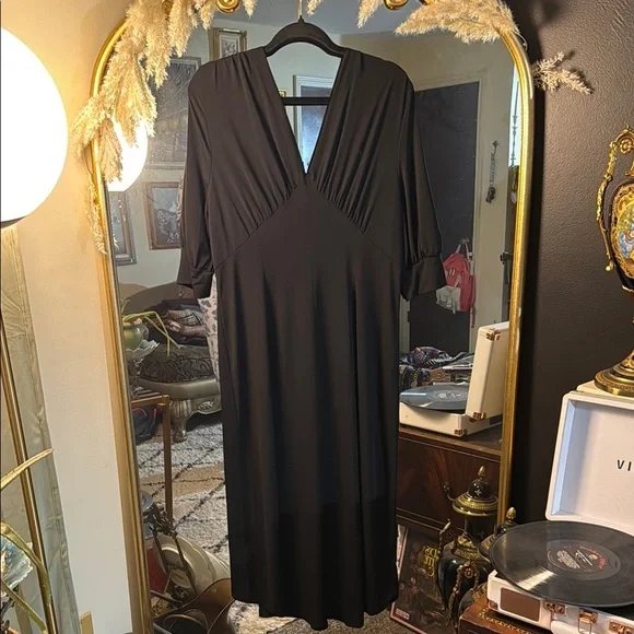 Glamour Black V-Neck Cocktail Dress - Picture 6 of 6